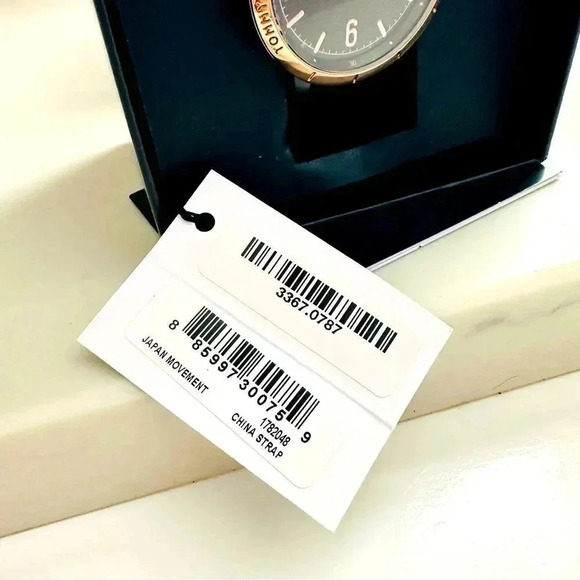 NIB Tommy Hilfiger Unisex Silicon Watch - Picture 7 of 7